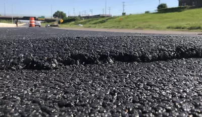 Битум нефтяной дорожный БНД 60/90 жидкий (арт.055) Битум нефтяной дорожный БНД 60/90 жидкий (арт.055)