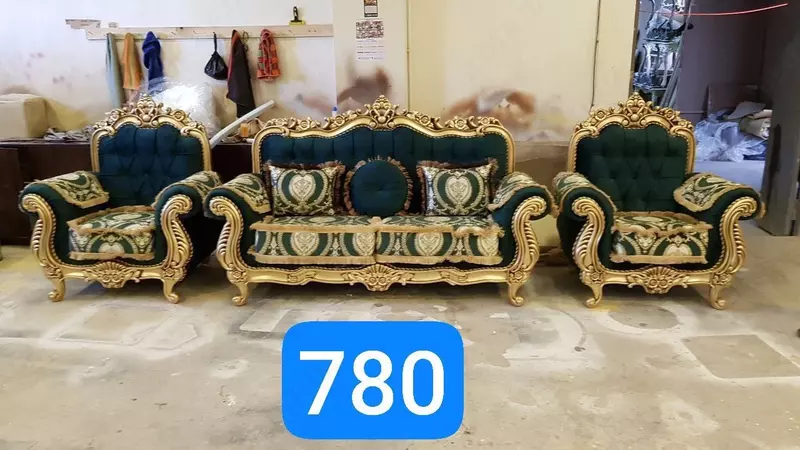 "Italyancha uslubda" yumshoq mebellar to'plami. Model № 014 (to‘q yashil/oltin)