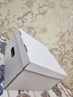 {0} so'mdan 3 qavatli oq gofro korobka ushlagichi bilan