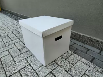 Новая 5-слойная белая коробка с ручками - 14 000 сум / шт.