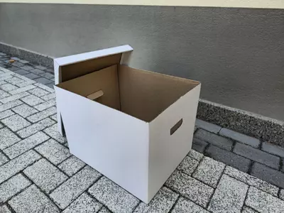 14 000 сум / шт. Новая 5-слойная белая коробка с ручками