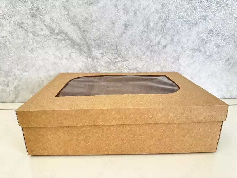 Oq va jigar rangli karton quti oynali - {0} so'mdan