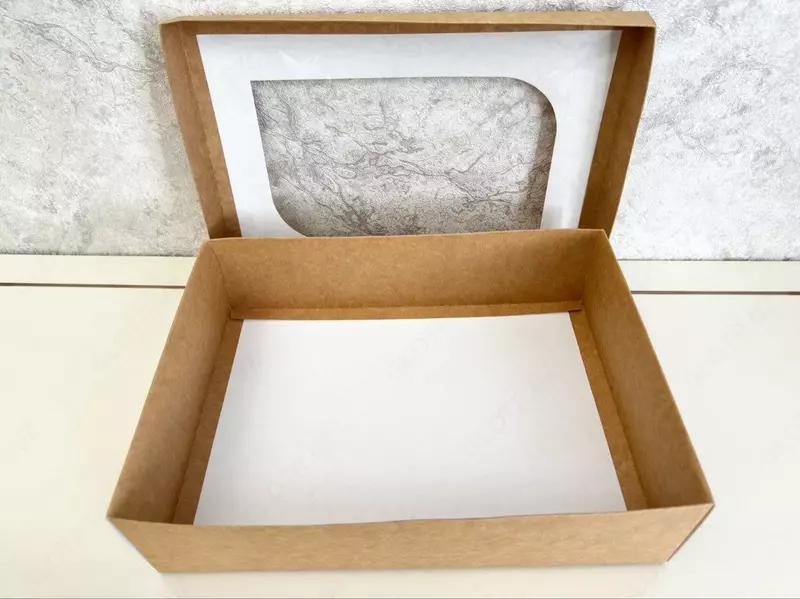 {0} so'mdan Oq va jigar rangli karton quti oynali