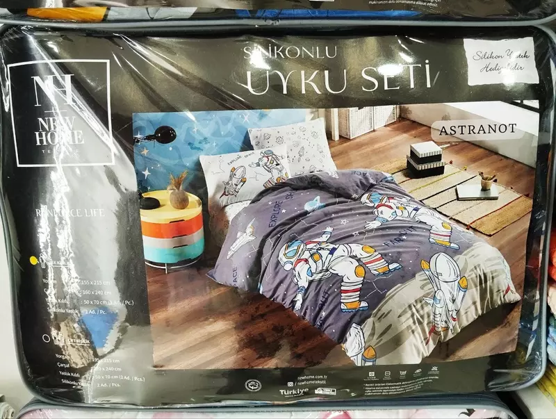 Комплект детского постельного белья с одеялом и подушками (из силикона)