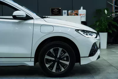 BYD E2 405km Luxe AUTOZONE