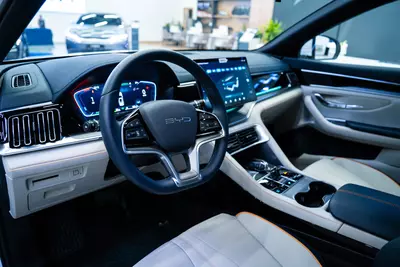 BYD SONG PLUS DM-i UzPride (110 km Flagship) AUTOZONE - BYD AUTOZONE