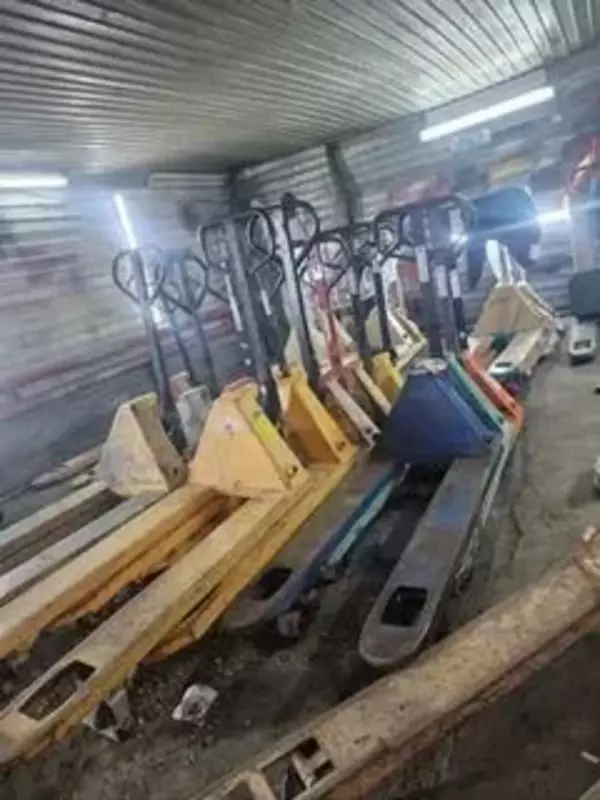 Ремонт Рохли и гидравлических цилиндров.. Ремонт складской техники