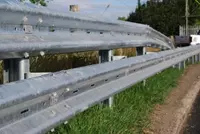   Ikki qavatli metall tosiqlar avtomobil yollari / Икки қаватли металл тўсиқлар автомобил йўллари