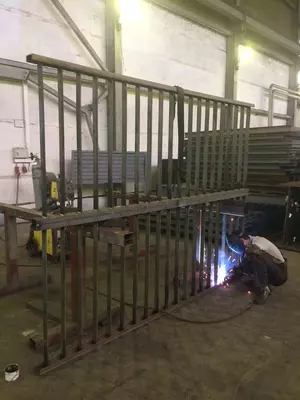 Перила из профильной (квадратной) и круглой трубы ООО Metall Profil