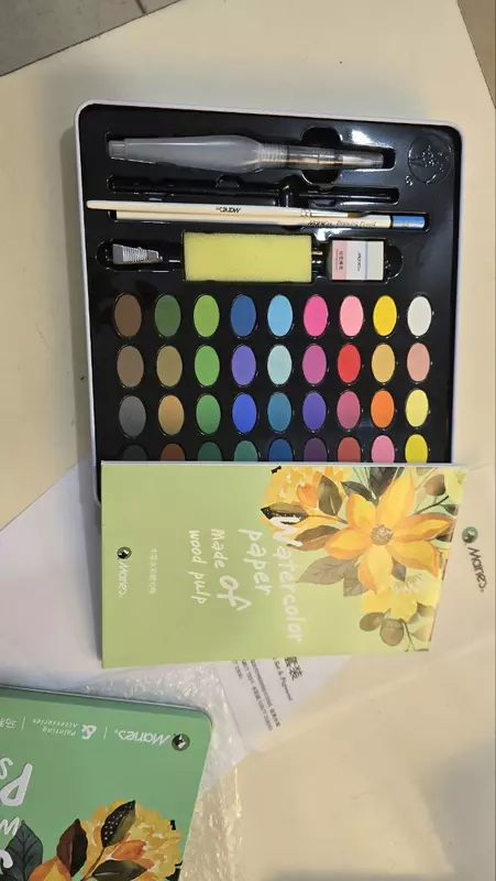 Краски акварельные в большом наборе Maries