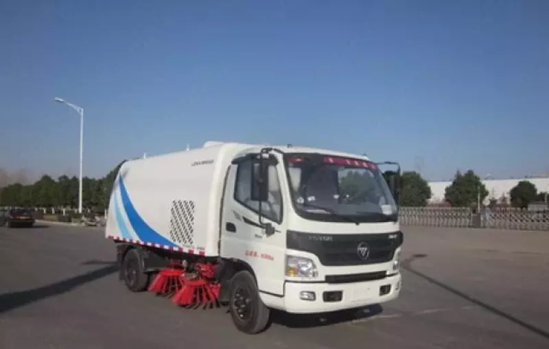 Подметально-уборочная машина Foton