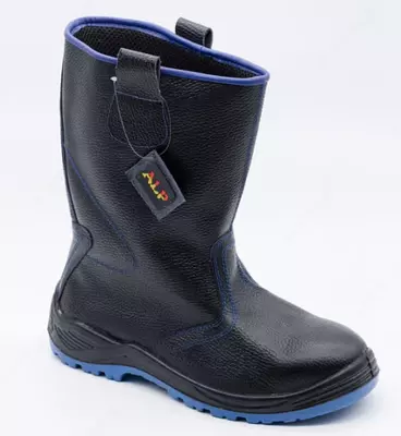 250 000 сум / пара Титан сапоги