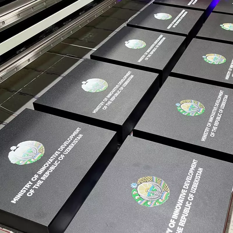 Barcha tekis yuzalarga UV bosib chiqarish - 150 000 so'm