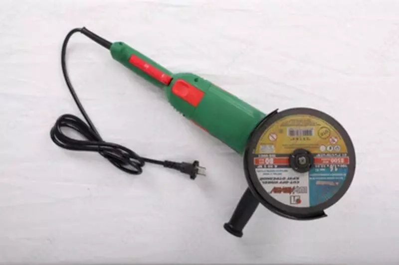 Болгарка Д-180 (Углошлифовальная машина)