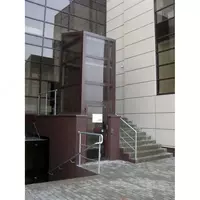 Вертикальный подъёмник для инвалидов в шахте (Шахтный инвалидный подъёмник)