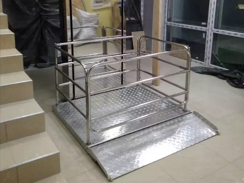 Вертикальный инвалидный подъёмник ComDis-250 Только в розницу