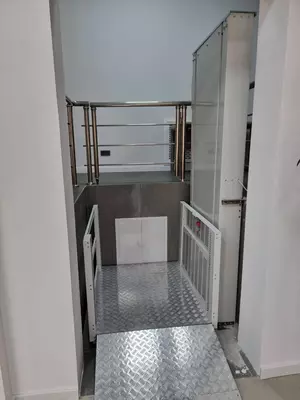 Вертикальный инвалидный подъёмник ComDis-250 Ruisel Elevator