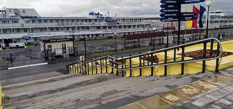 от 80 000 000 сум Наклонный (лестничный) инвалидный подъёмник ComDis-250 Y