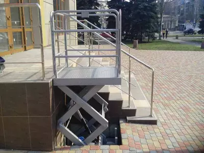 Инвалидный подъёмник ножничного типа СomDis-250 X