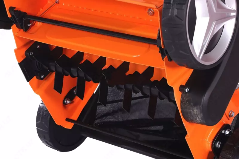 Бензиновый аэратор-скарификатор Villartec AB 4140 OOO "ENGO GRASS"