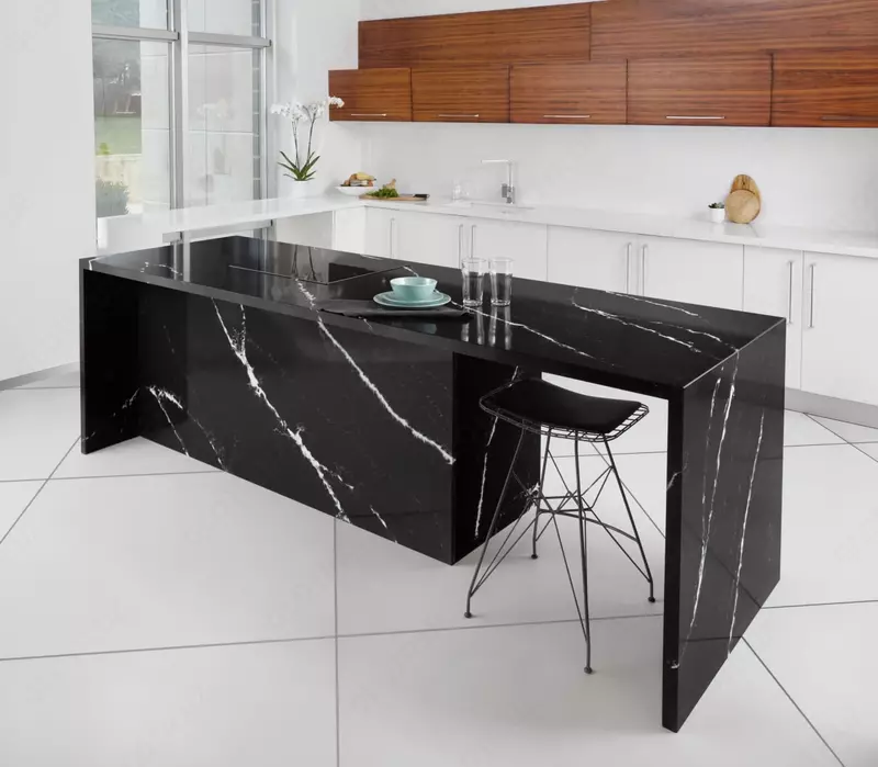 Marquina Lavagna premium kvarts toshi. Brend: Radianz. Ishlab Chiqaruvchi: Lotte (Janubiy Koreya). Qalinligi 2 sm. maydoni: 4