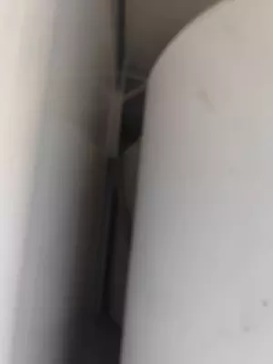 Men 18 000 litrli aylanadigan plastik idishlarni sotaman Chakana savdo