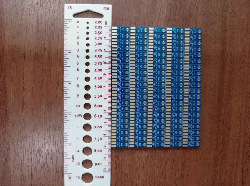 Держатель сенсорной линейки на 10 сенсоров с коммутатором на платформе с газовыми вводами