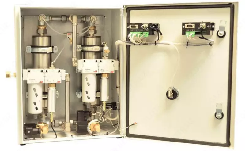 Набор электрохимических ячеек для сенсорных линеек на фторопластовой подложке с различной геометрией электродов.