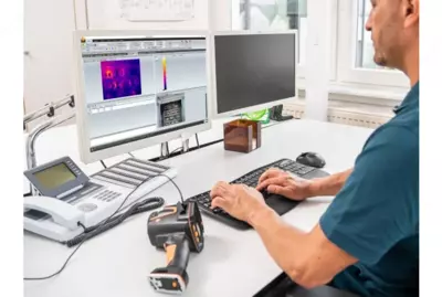 Testo 883-2 - Тепловизор (320 x 240 пикселей) с объективом 42° и принадлежностями LLC “Dynamics Engineering”