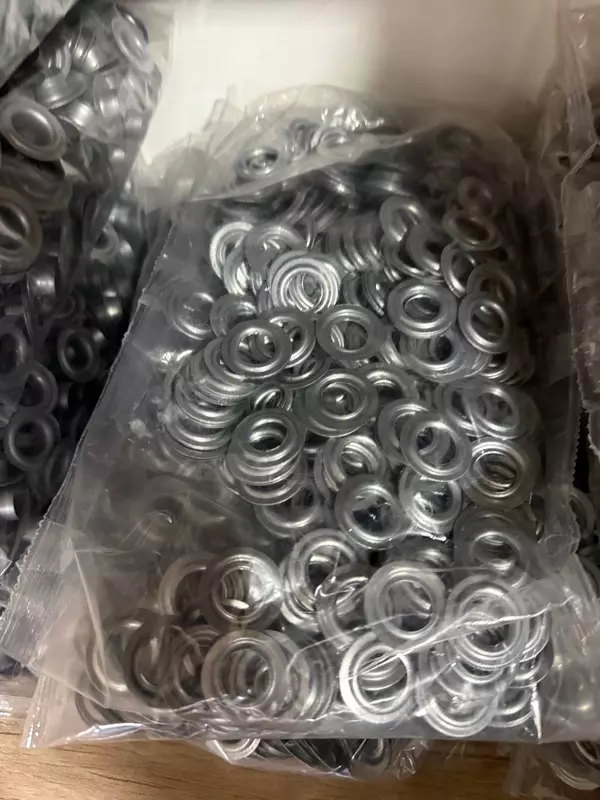 от {0} сум Люверс