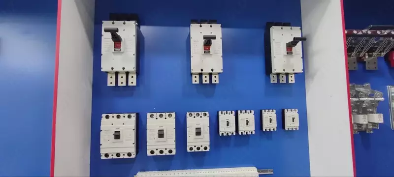 Выключатель автоматический KDM1-125L/3300 200A