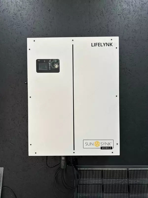 Гибридный инвертор Lifelynk от бренда ''SunSynk''