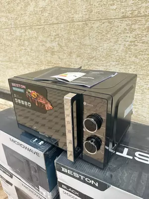 Микроволновая печь "BESTON" SM2005-МВ, 700W, 20 л (Черная/серебристая)