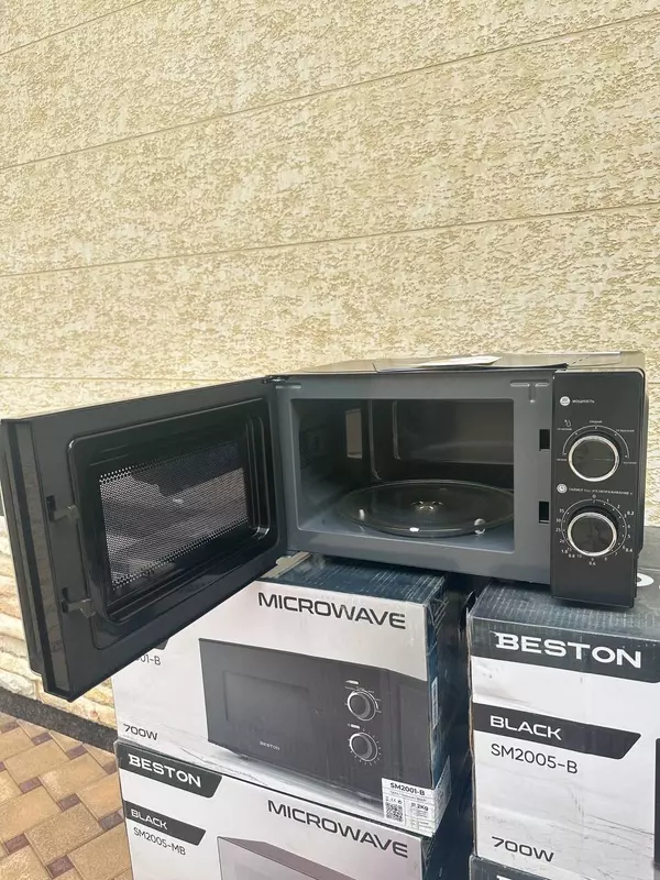 Микроволновая печь "BESTON" SM2005-В, 700W, 20 л (Черная/серебристая)