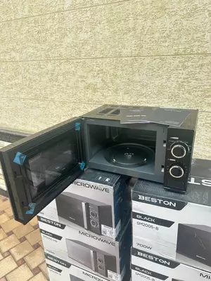 Микроволновая печь "BESTON" SM2001-B, 700W, 20 л (Черная/серебристая)