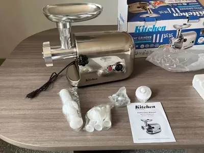 Электрическая мясорубка "KITCHEN" ML-0888, 3000W (Золотистый)