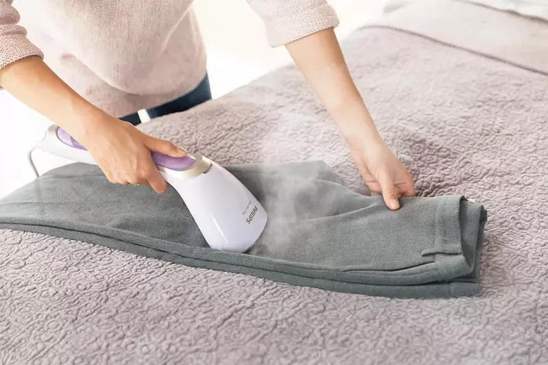 Бытовой отпариватель одежды (ручной) "Philips" Steam&Go Plus GC360, 1200W, 22 г/мин (Китай) Сиреневый/белый