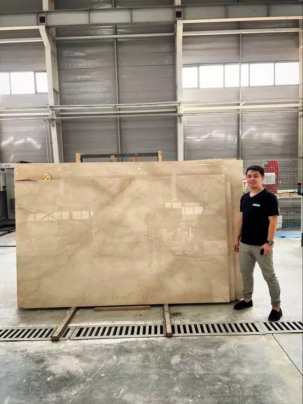 Мрамор Beige IRAN 3см - 1 076 690.7 сум