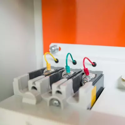 Avtomatik uzatish shkafi AVR-400A (shkaflar va NKU 0,4 kV)