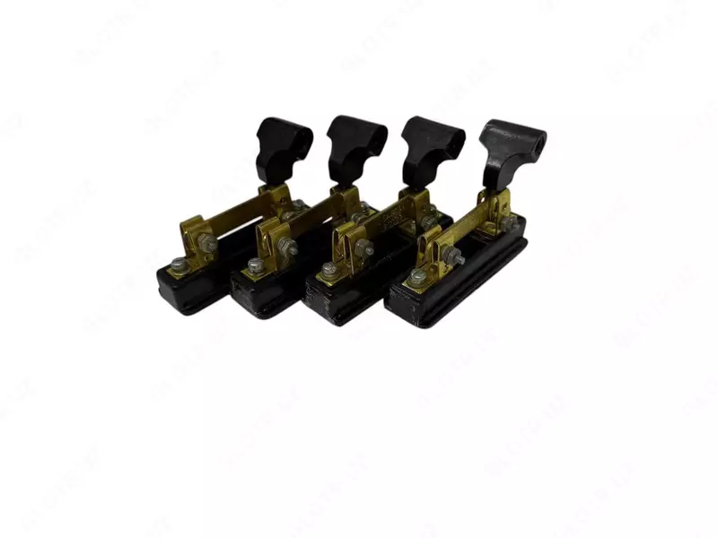 Ajratgich R-25-1111 (25A) — past kuchlanishli zanjirlar uchun ixcham va ishonchli yechim