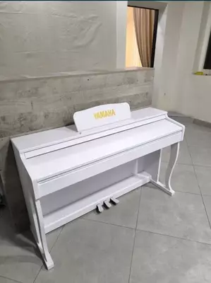 Raqamli pianino. Elektron pianino. Fortepiano Yamaha (oq)