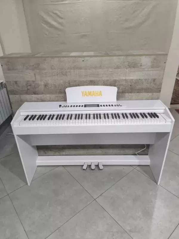 Raqamli pianino. Elektron pianino. Raqamli fortepiano Yamaha (oq)