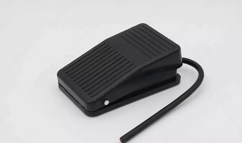  Кнопка-педаль (металл) UPOWER FS  черная  1С (НО+НЗ)  220 2(10)А - 