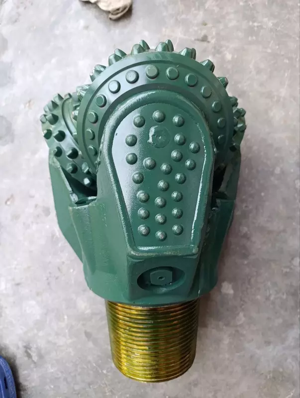 Долота для бурение скважин