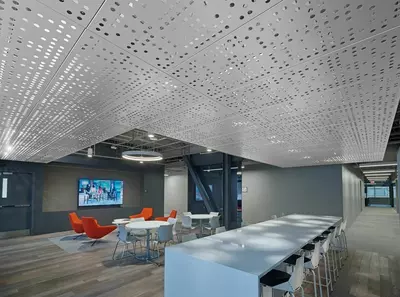 Потолок из алюминиевых панелей. - Цена по запросу