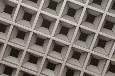 Agraf Steel kompaniyasining Piramidal Grilyato