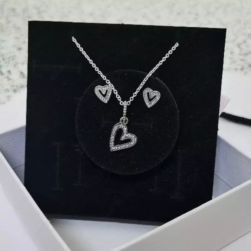 Элегантный набор женских украшений