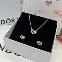 Изысканный комплект: подвеска и серьги в стиле бесконечности