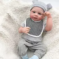 Кукла реалистичная с виниловыми конечностями и головой