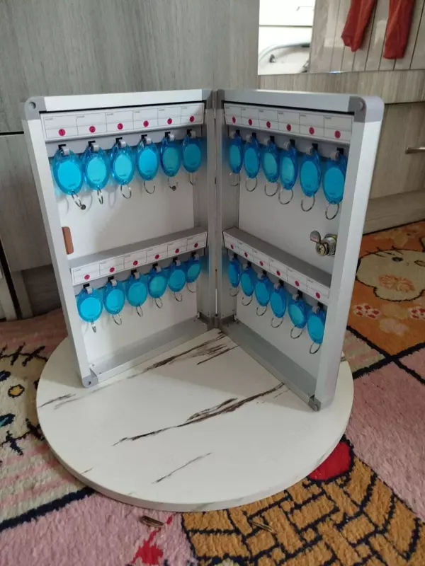 Ключница на 24 ключа